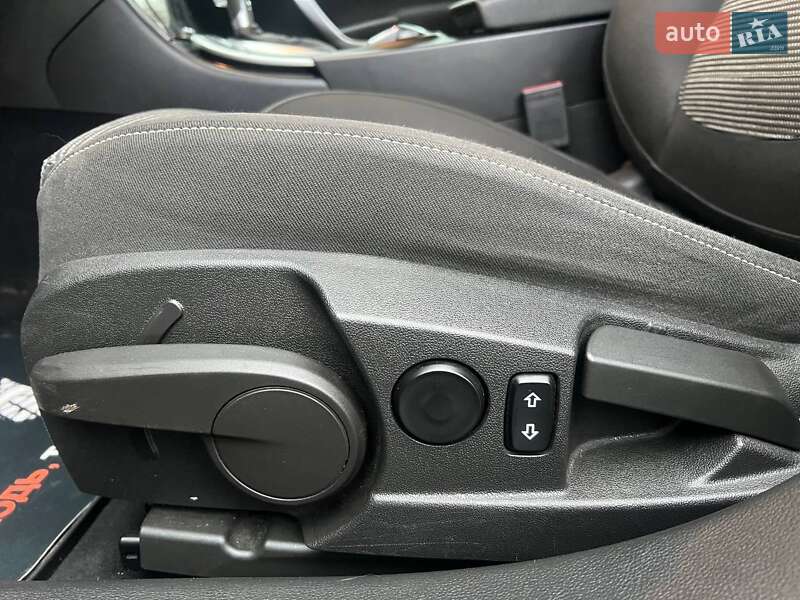 Універсал Opel Insignia 2015 в Хмельницькому