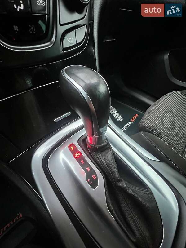 Універсал Opel Insignia 2015 в Хмельницькому