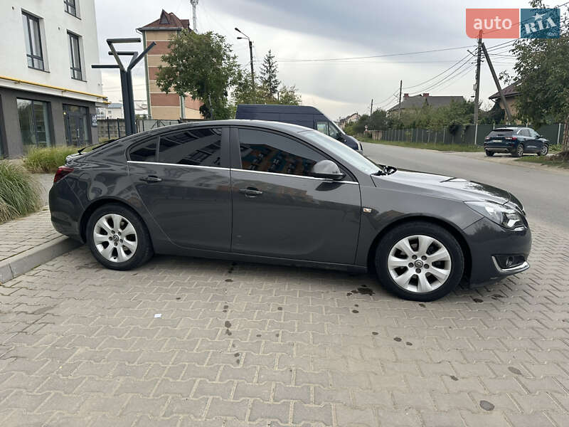 Седан Opel Insignia 2014 в Івано-Франківську