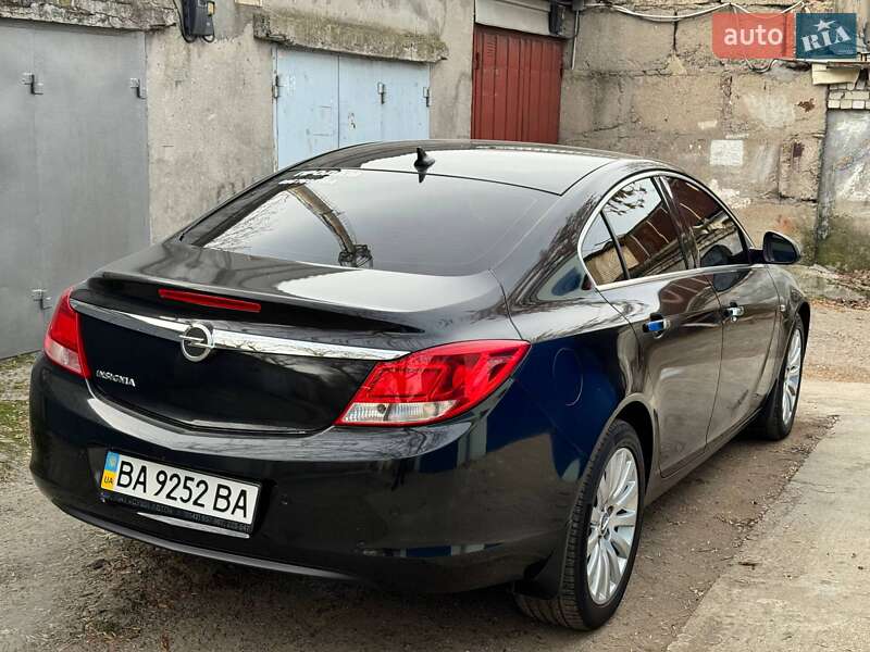 Седан Opel Insignia 2010 в Чорноморську