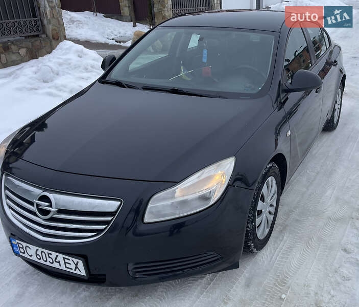 Седан Opel Insignia 2012 в Львове