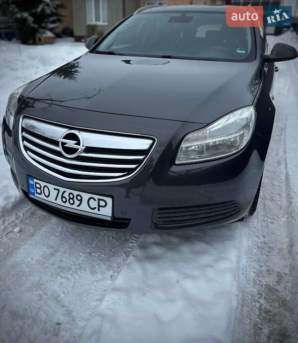 Универсал Opel Insignia 2011 в Бучаче