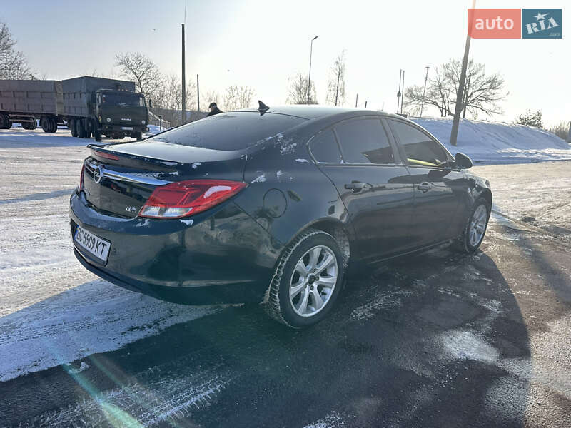Седан Opel Insignia 2013 в Владимире