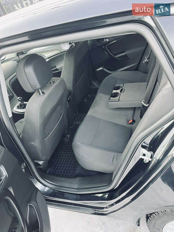 Универсал Opel Insignia 2012 в Полтаве