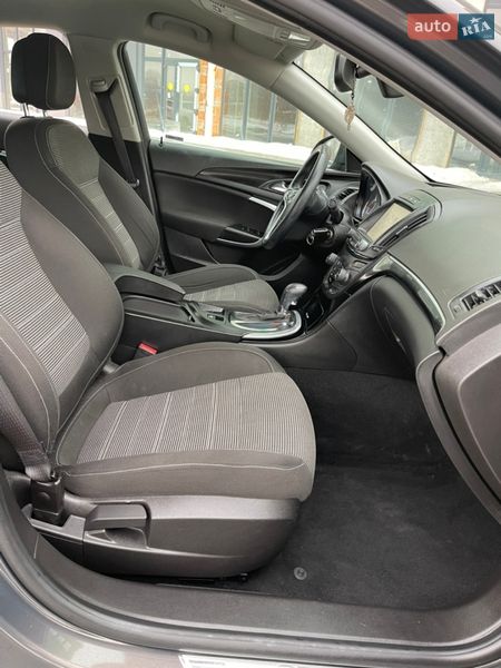 Седан Opel Insignia 2016 в Львове