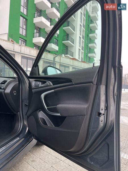 Седан Opel Insignia 2016 в Львове