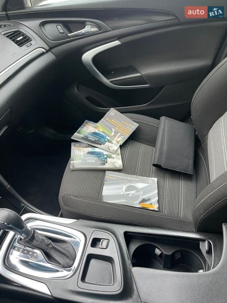 Седан Opel Insignia 2016 в Львове