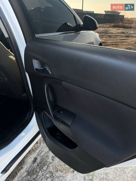 Универсал Opel Insignia 2009 в Львове