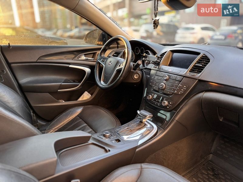 Седан Opel Insignia 2012 в Киеве