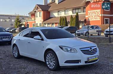 Седан Opel Insignia 2010 в Львове