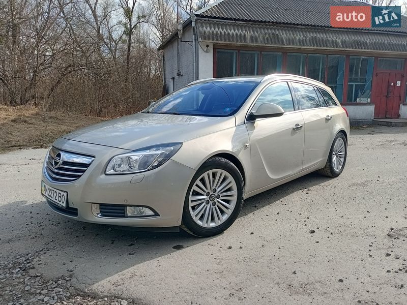 Універсал Opel Insignia 2011 в Звягелі