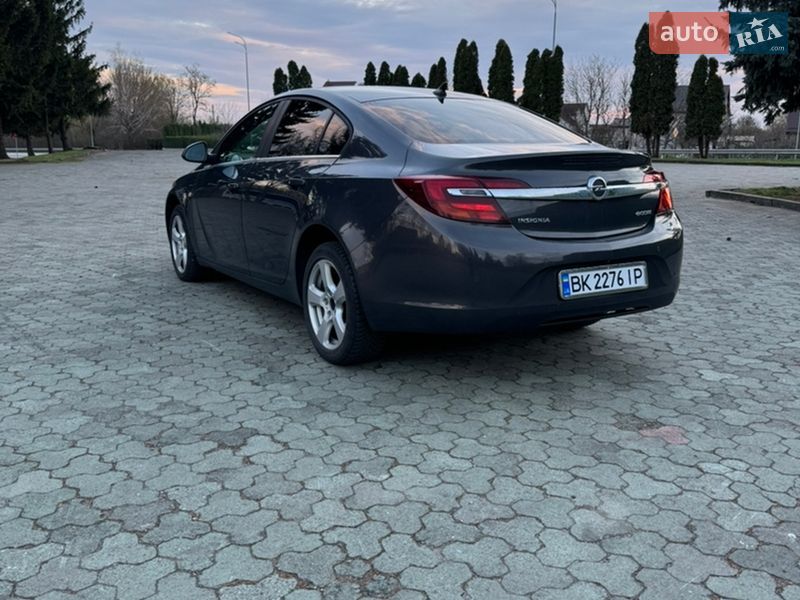 Седан Opel Insignia 2014 в Дубні