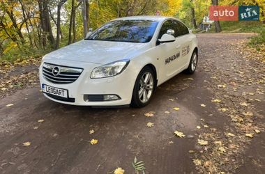 Седан Opel Insignia 2013 в Львові