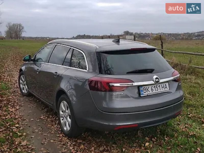 Універсал Opel Insignia 2016 в Острозі