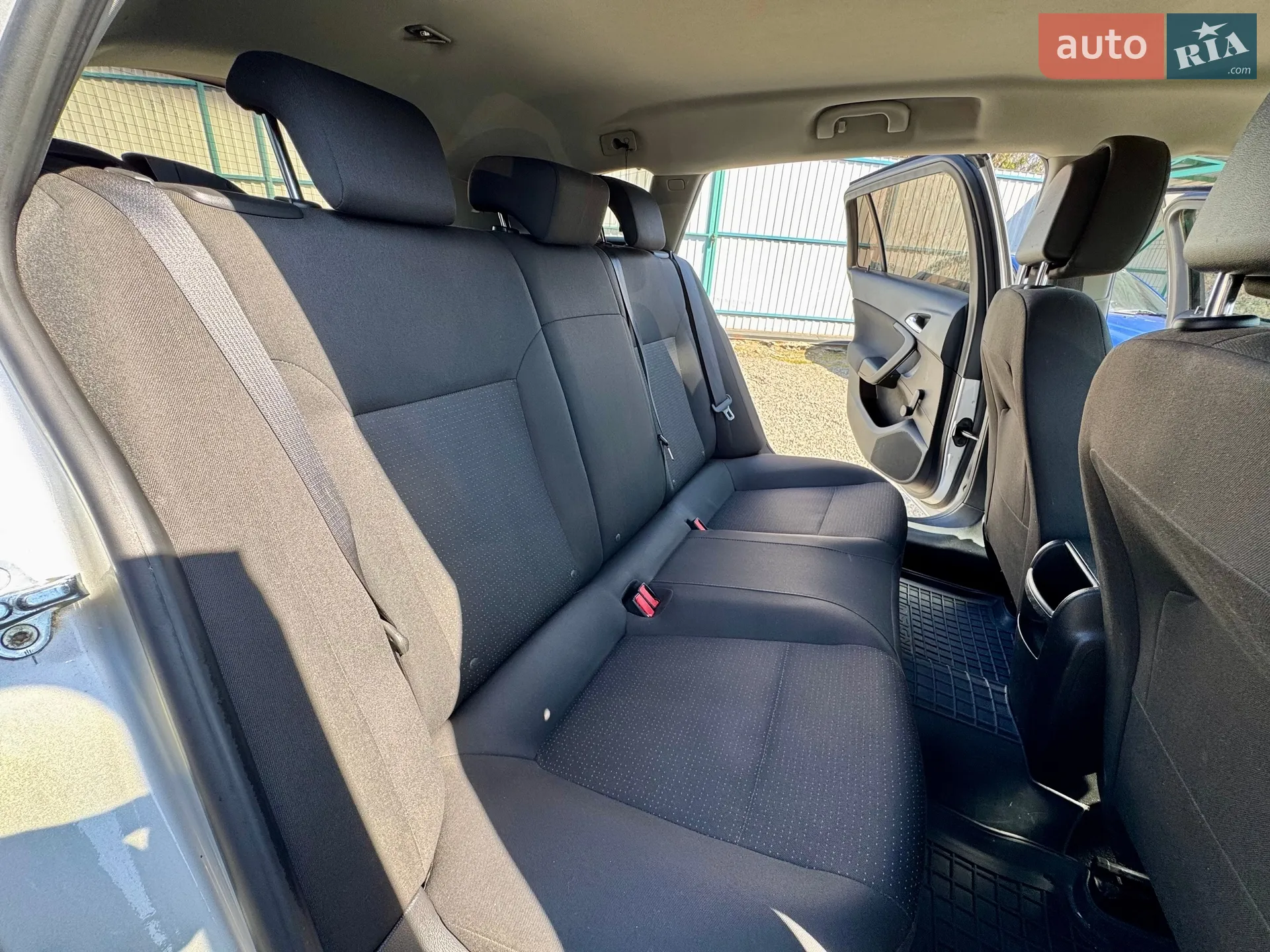 2010 Opel Insignia - мініатюра 29