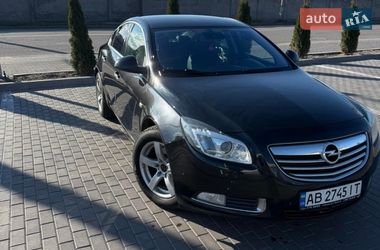 Седан Opel Insignia 2011 в Виннице