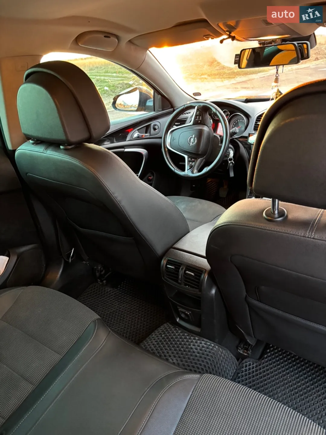 2010 Opel Insignia - мініатюра 6