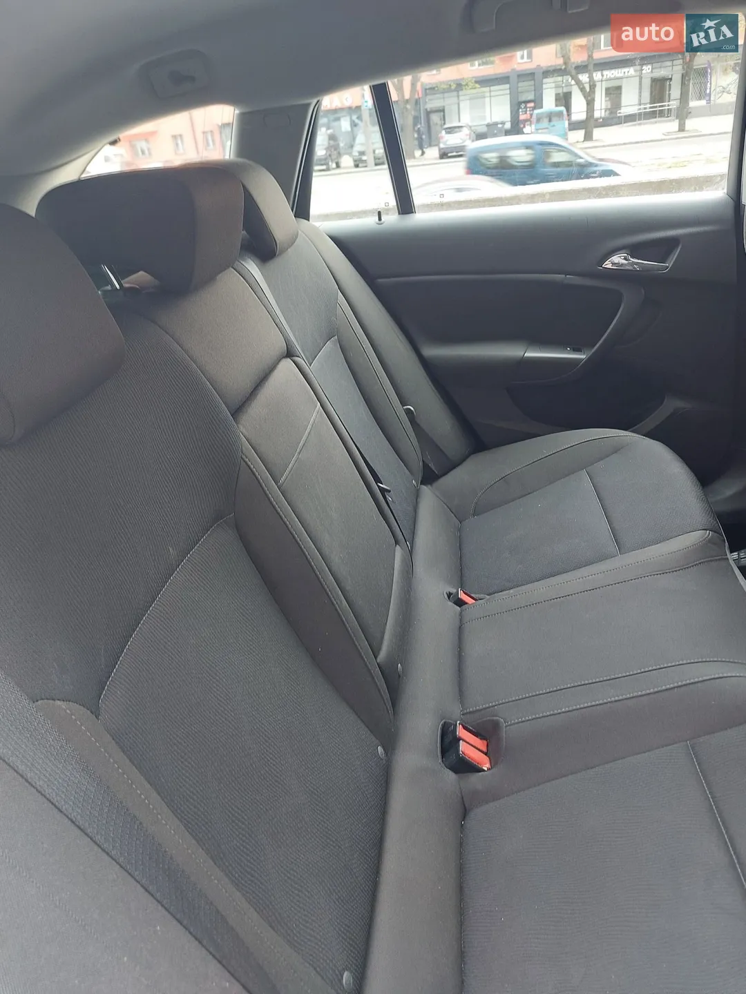 2010 Opel Insignia - мініатюра 7