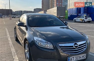 Седан Opel Insignia 2011 в Івано-Франківську
