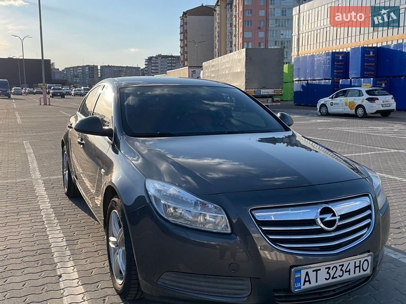 Opel Insignia 2011