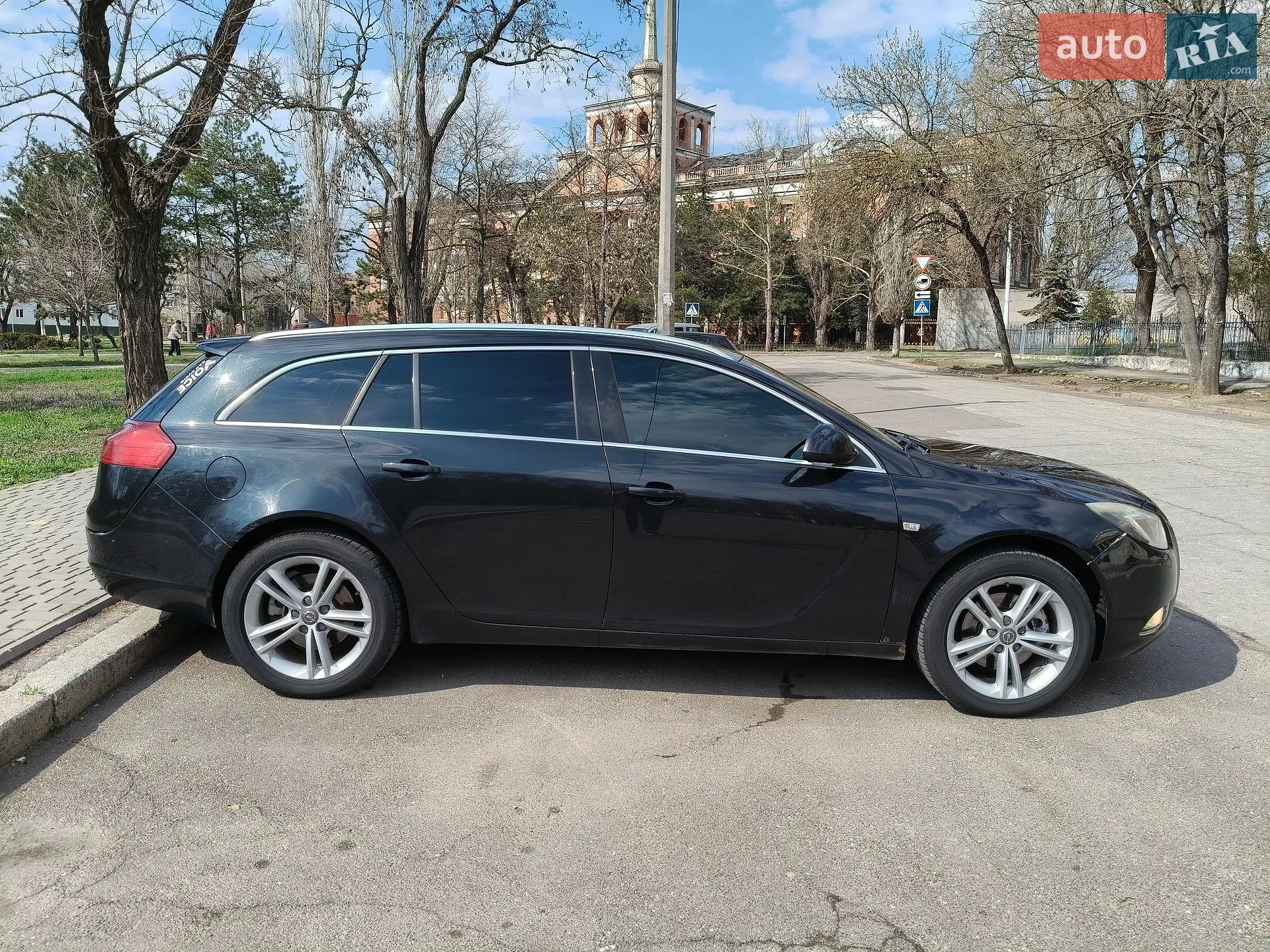 2010 Opel Insignia - мініатюра 3