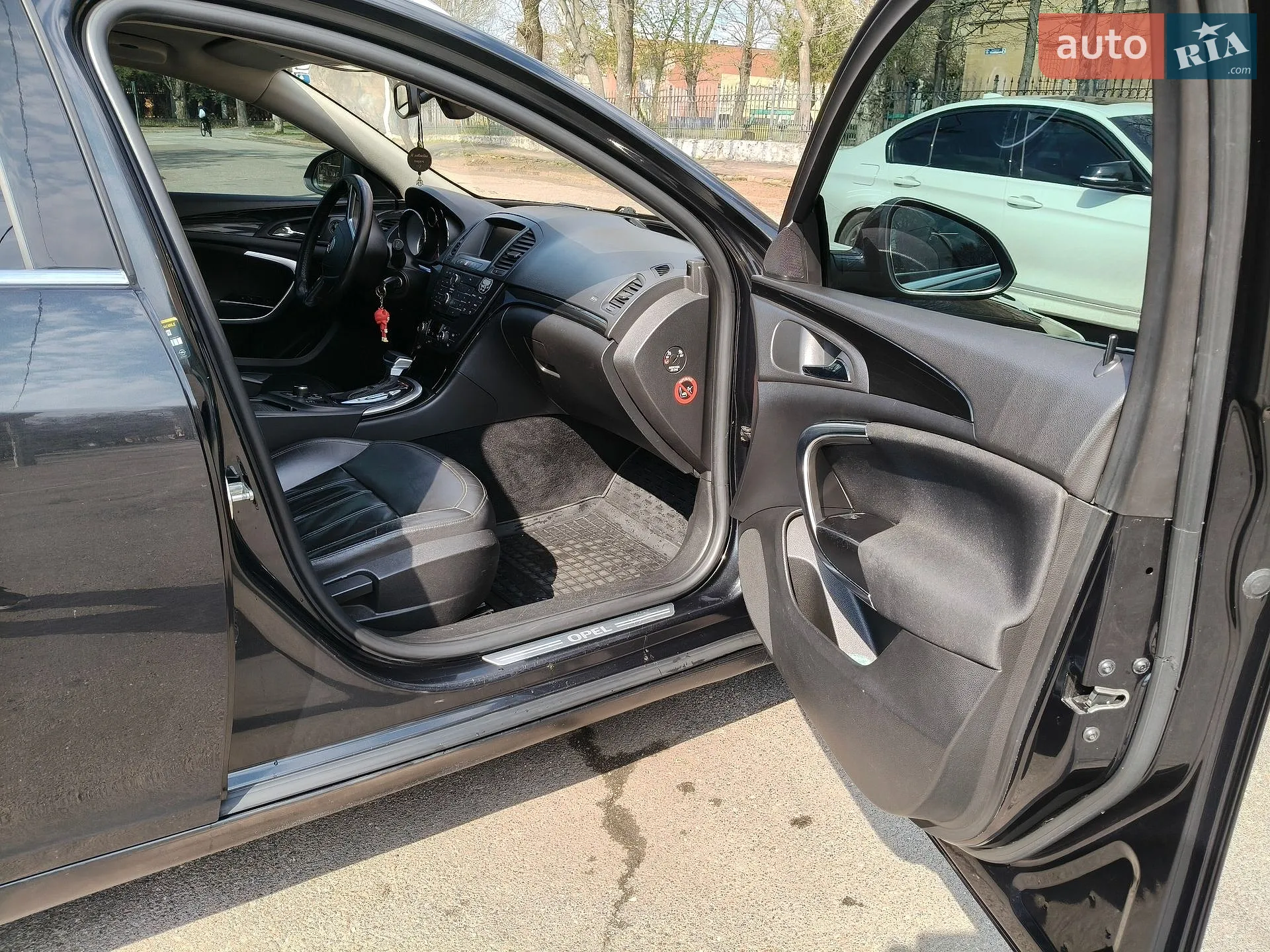 2010 Opel Insignia - мініатюра 12