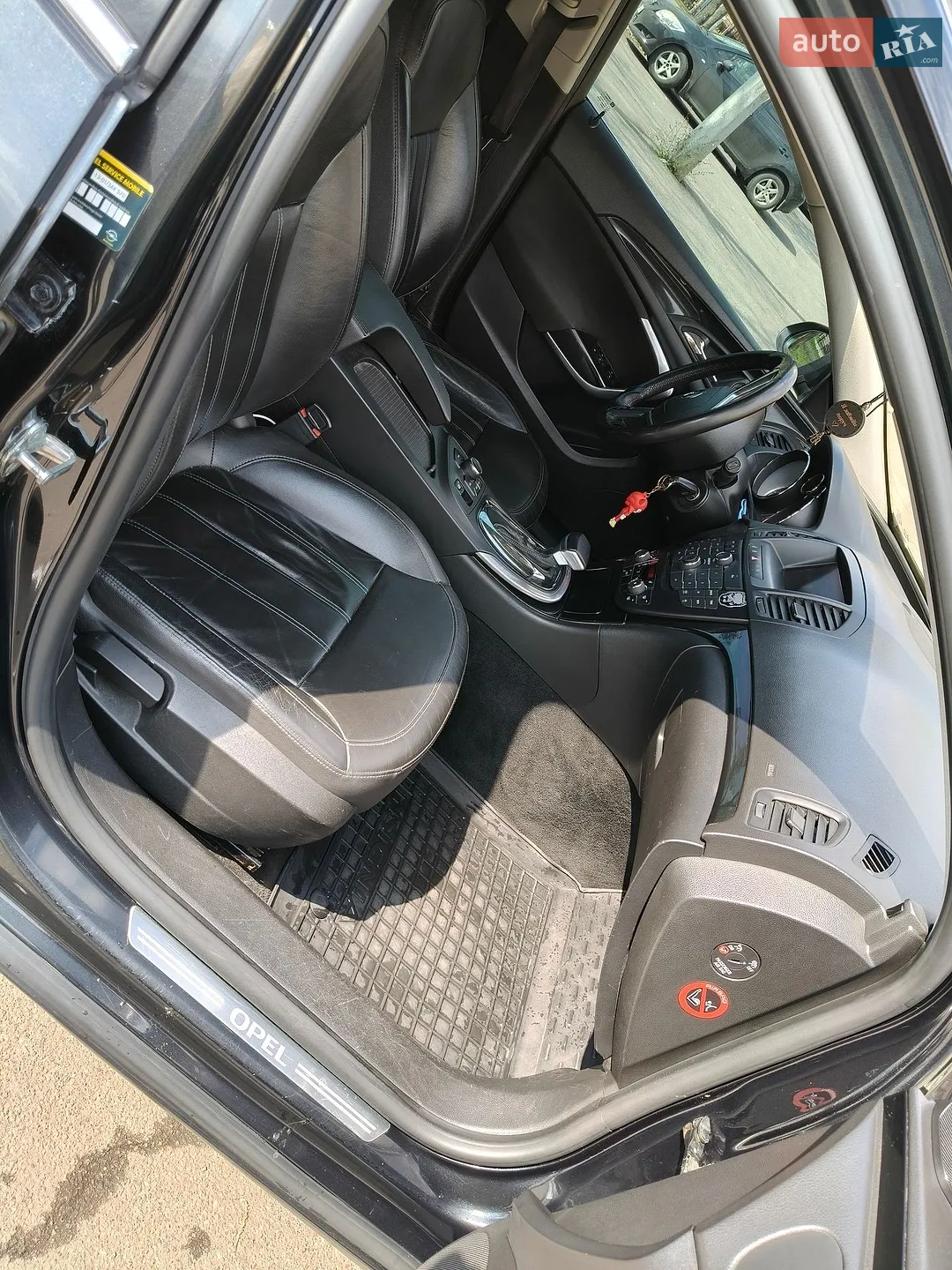 2010 Opel Insignia - мініатюра 16