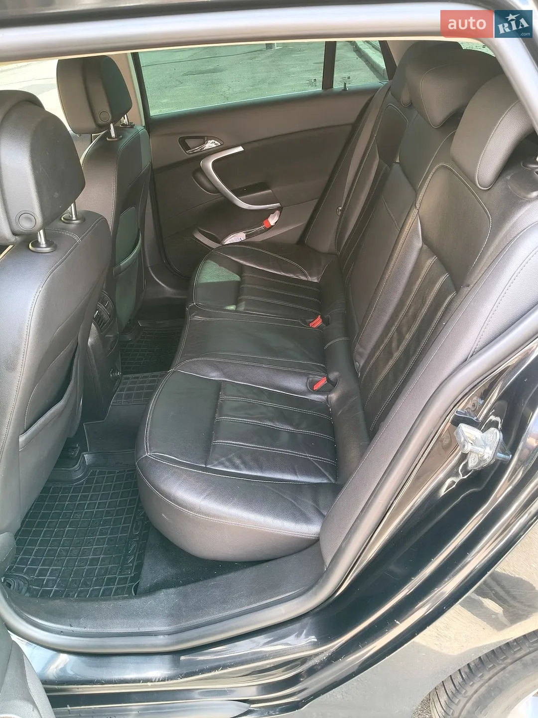 2010 Opel Insignia - мініатюра 18
