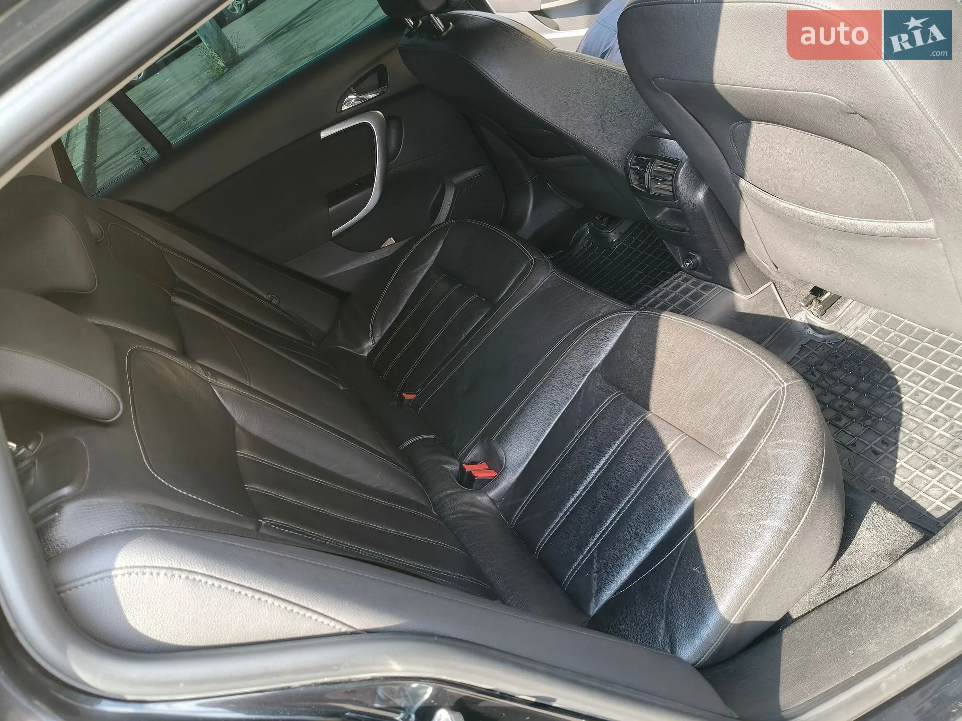 2010 Opel Insignia - мініатюра 19