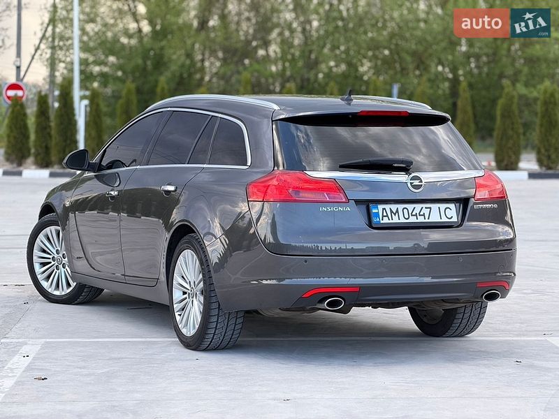 Универсал Opel Insignia 2012 в Звягеле