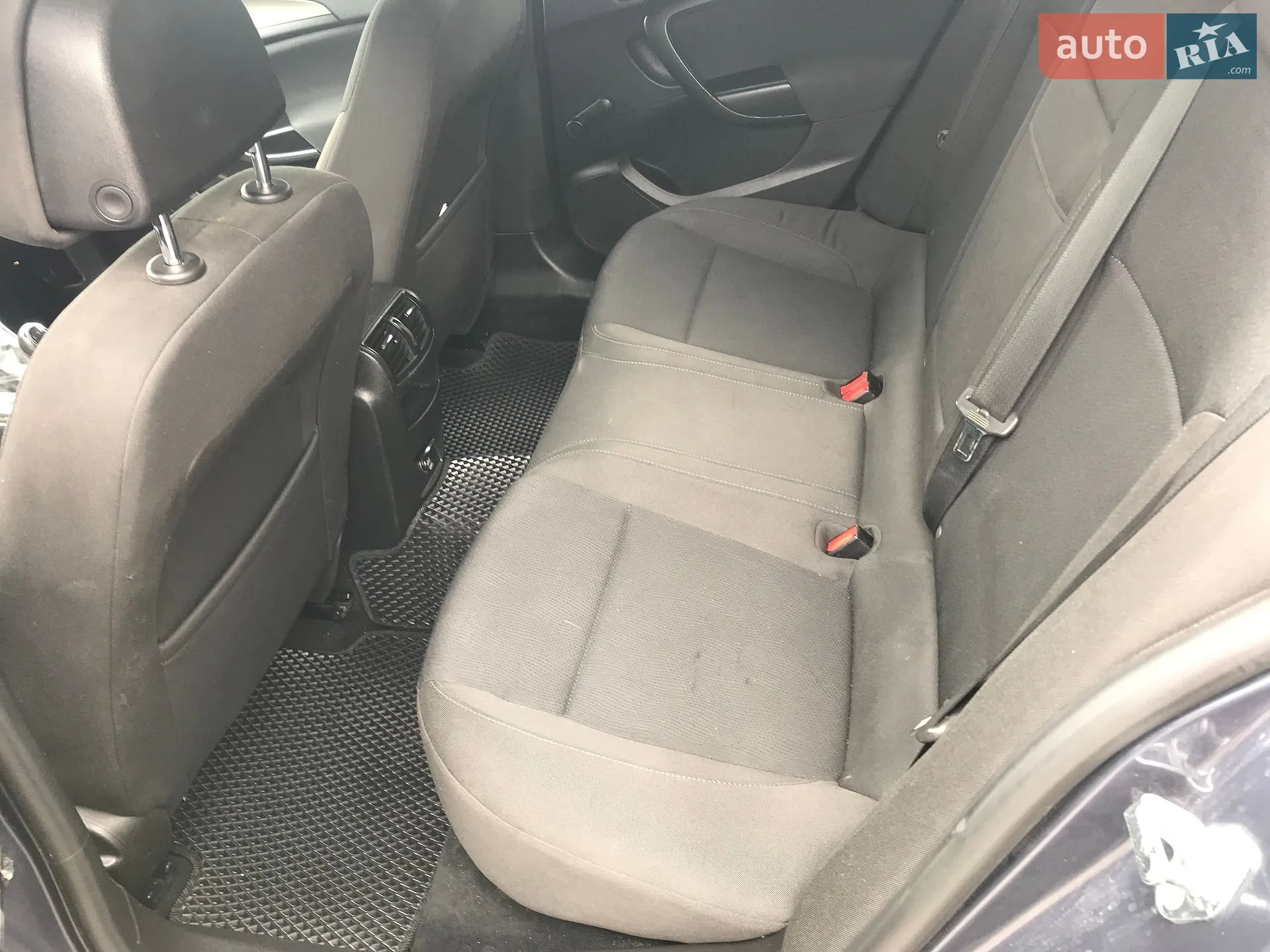 2010 Opel Insignia - мініатюра 9