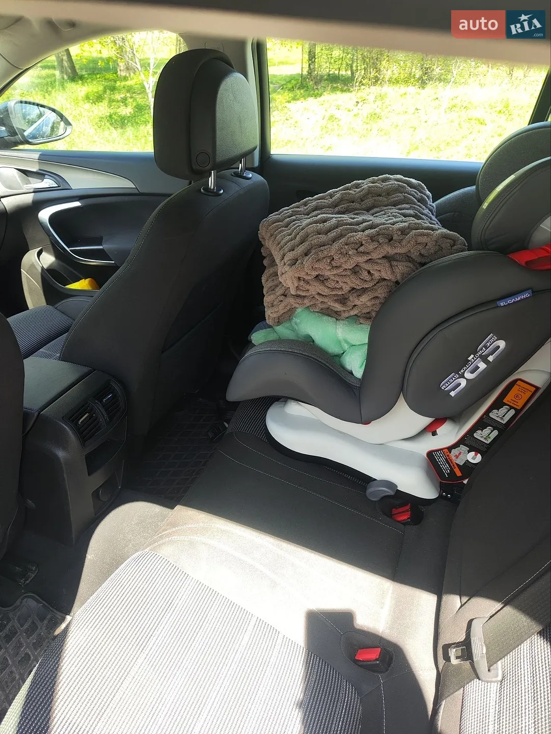 2010 Opel Insignia - мініатюра 4