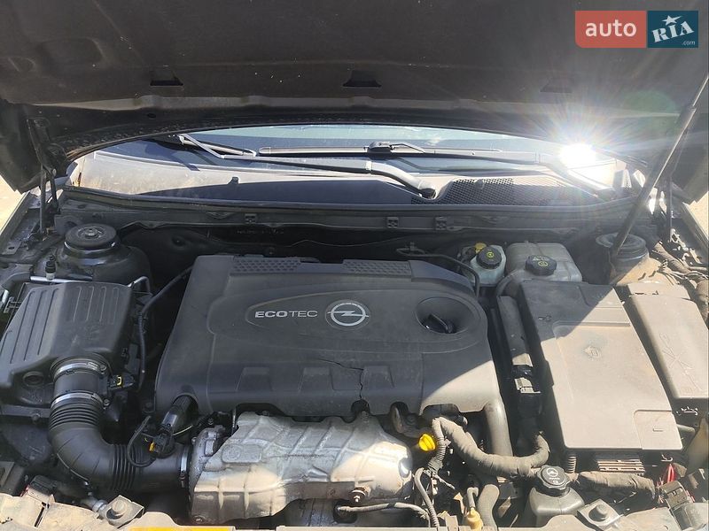 Универсал Opel Insignia 2010 в Ромнах