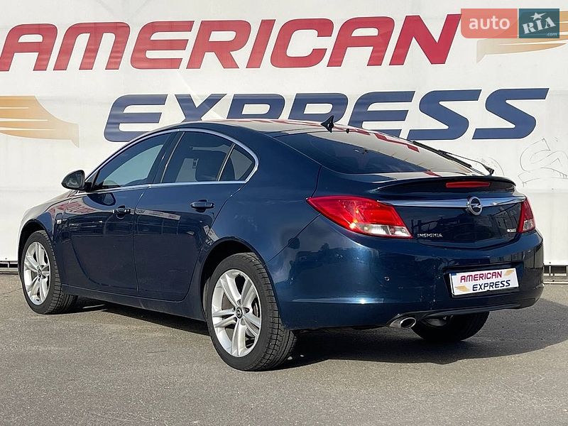 Лифтбек Opel Insignia 2010 в Киеве