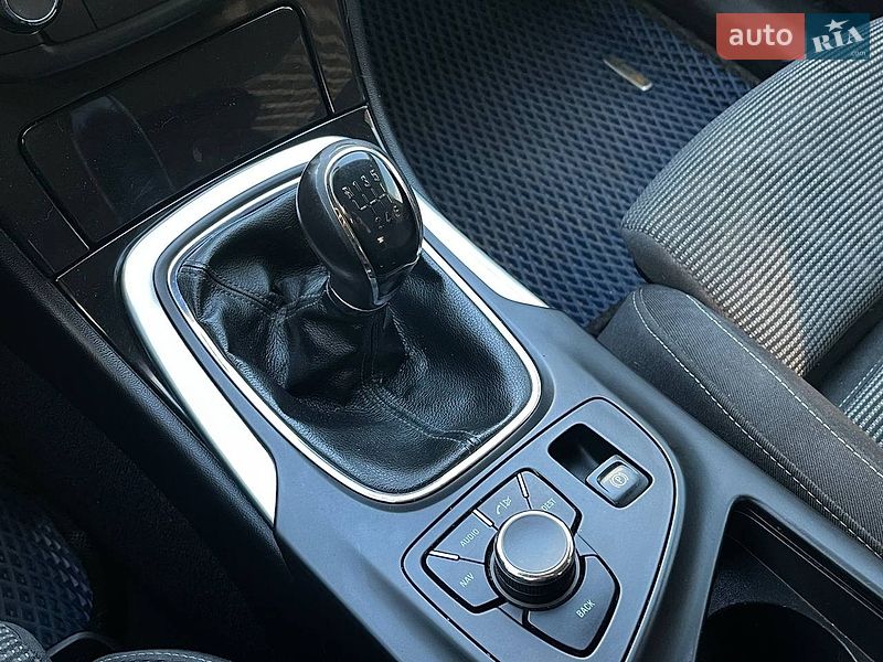 Лифтбек Opel Insignia 2010 в Киеве