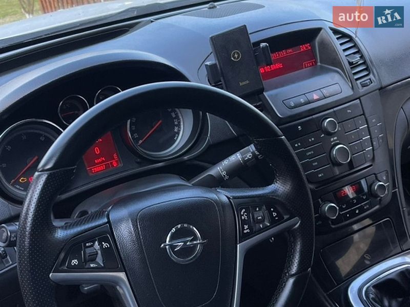 Универсал Opel Insignia 2010 в Ровно