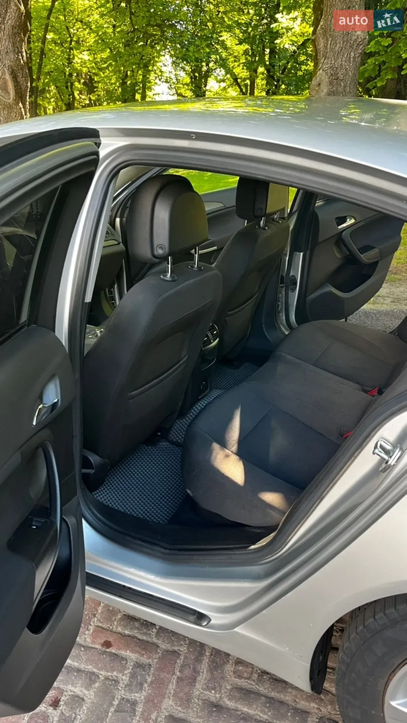 2010 Opel Insignia - мініатюра 25