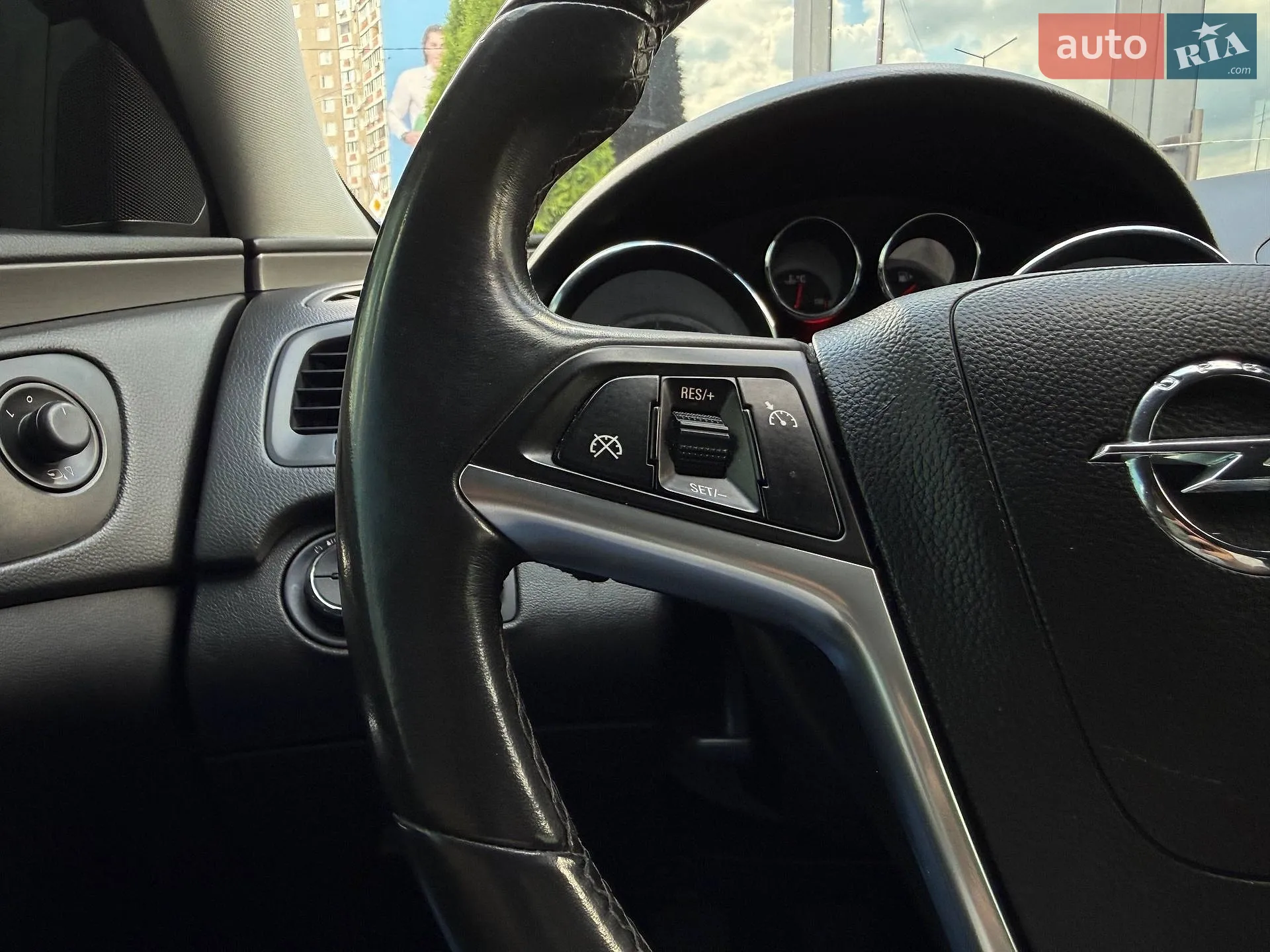2010 Opel Insignia - мініатюра 18
