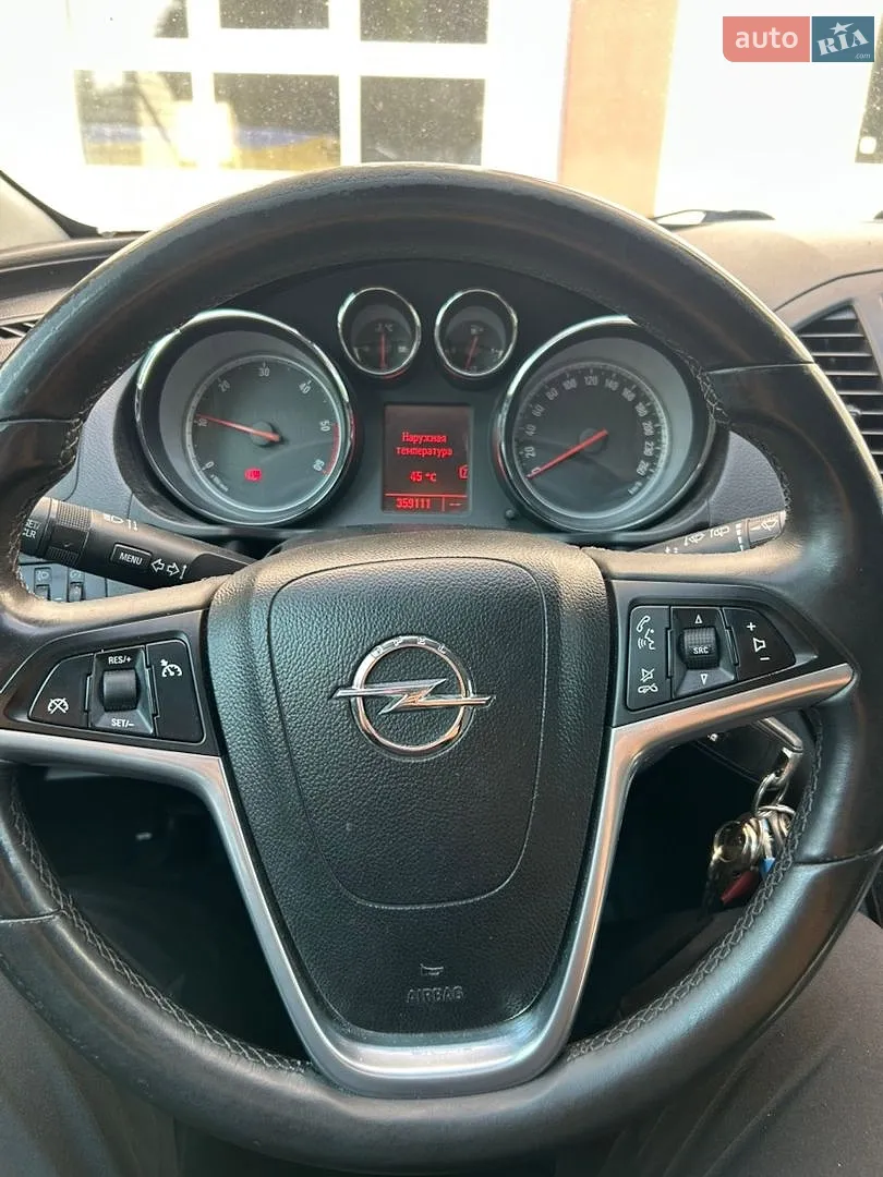 2010 Opel Insignia - мініатюра 12
