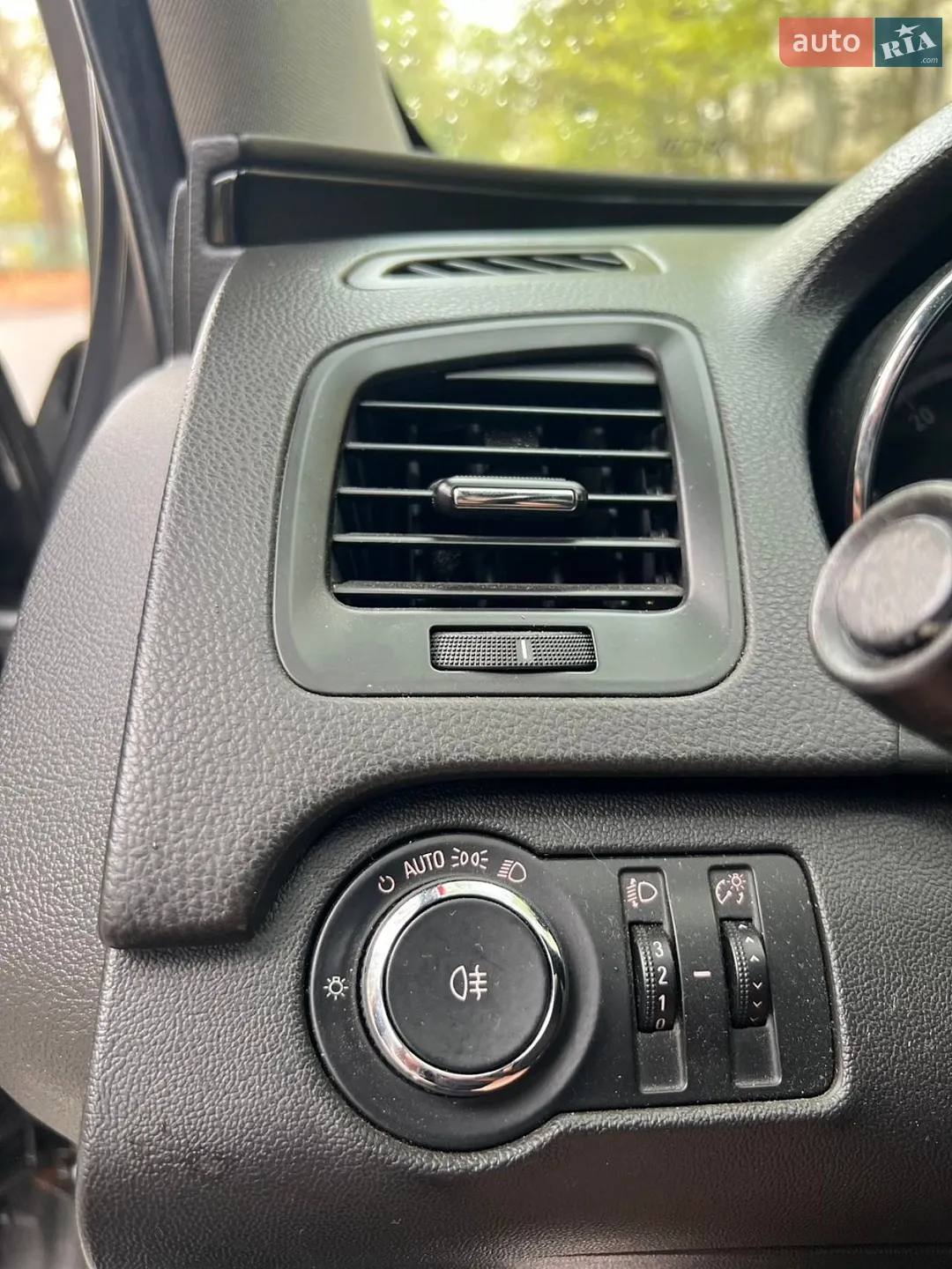 2010 Opel Insignia - мініатюра 20