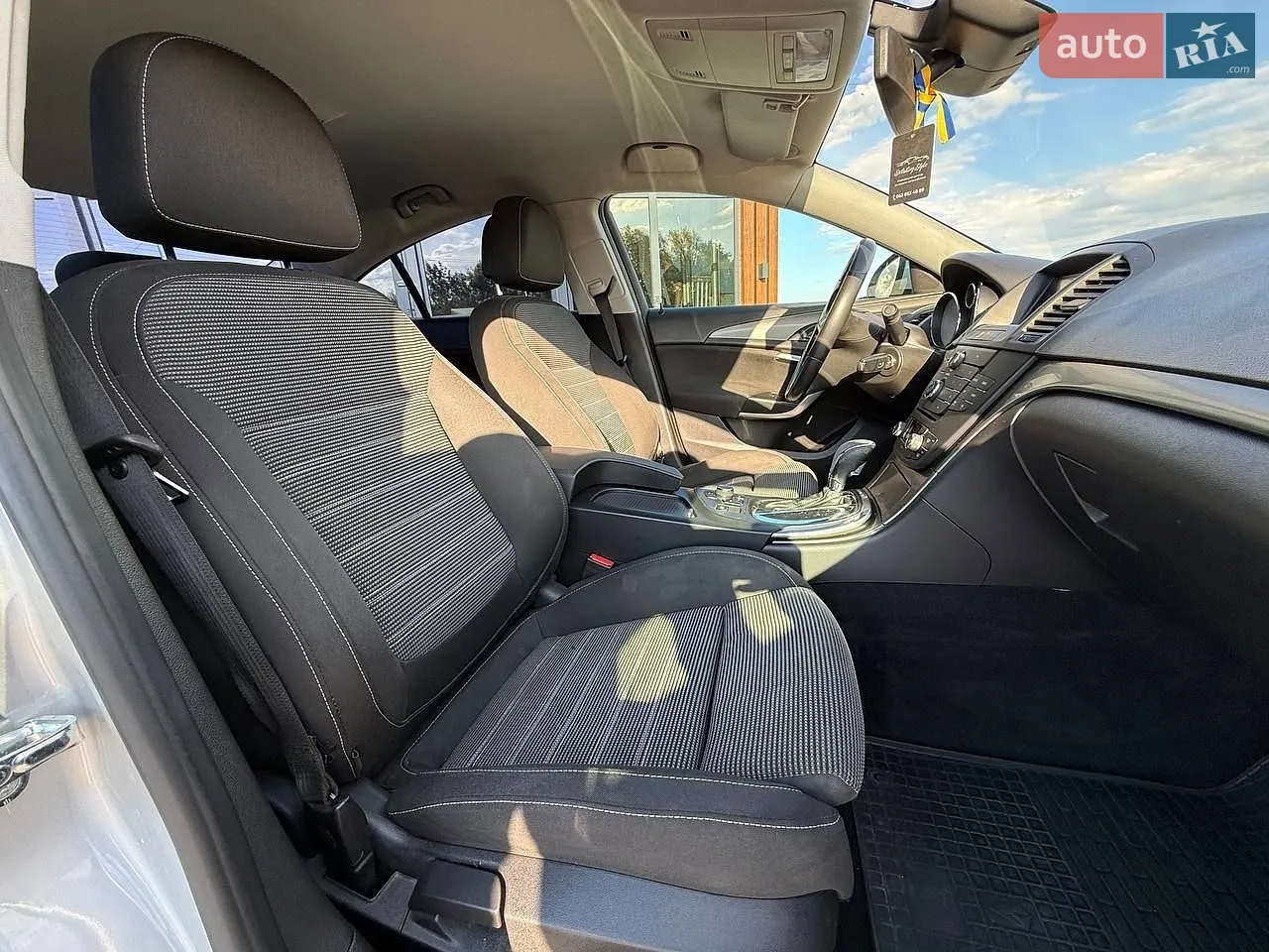 2010 Opel Insignia - мініатюра 20