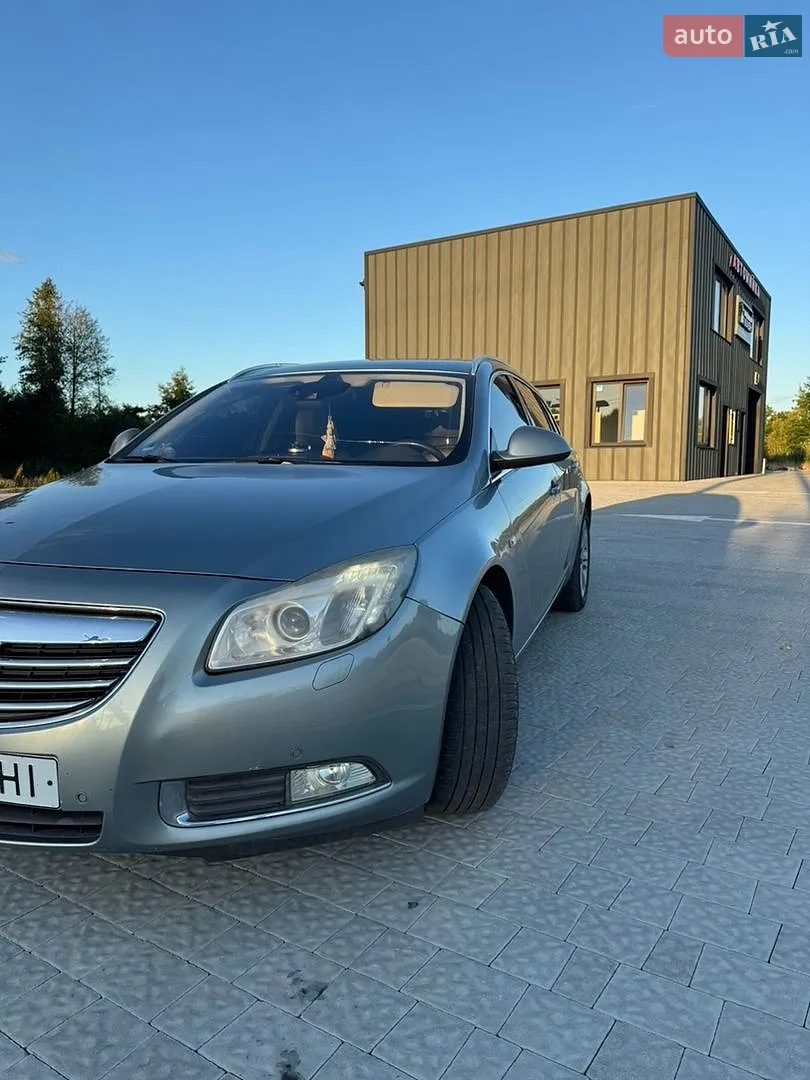 2010 Opel Insignia - мініатюра 3