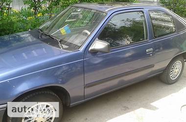 Хэтчбек Opel Kadett 1987 в 