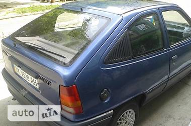 Хэтчбек Opel Kadett 1987 в 