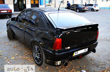 Хэтчбек Opel Kadett 1986 в 