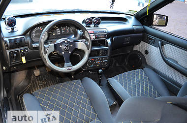 Хэтчбек Opel Kadett 1986 в 
