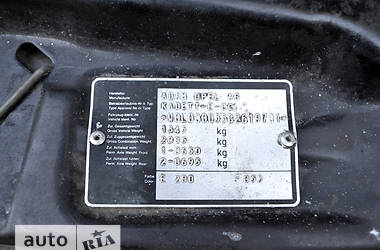 Хэтчбек Opel Kadett 1986 в 