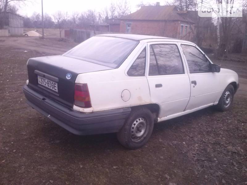 Седан Opel Kadett 1986 в Сумах