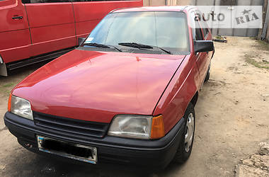 Седан Opel Kadett 1988 в Николаеве