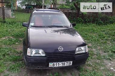 Универсал Opel Kadett 1986 в Бориславе